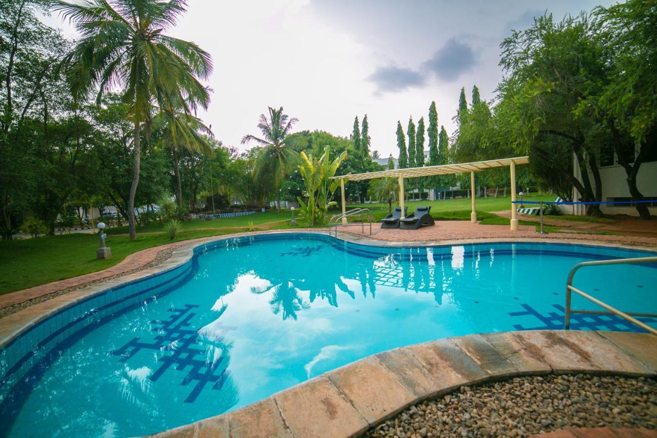 Poppys Vista Hotel Thirumurugan Poondi Ngoại thất bức ảnh
